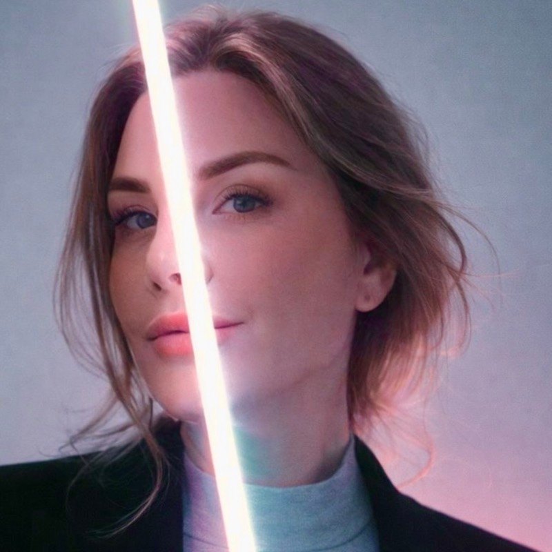 Steph Hamill, portrait with a line of light across the frame